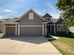 #542 Navy Blue & White Trim & Yellow Door - Overland Park (3)