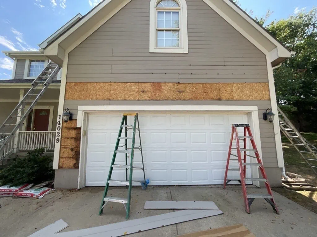 Replacing cottage speed lap siding on a Kansas City home
